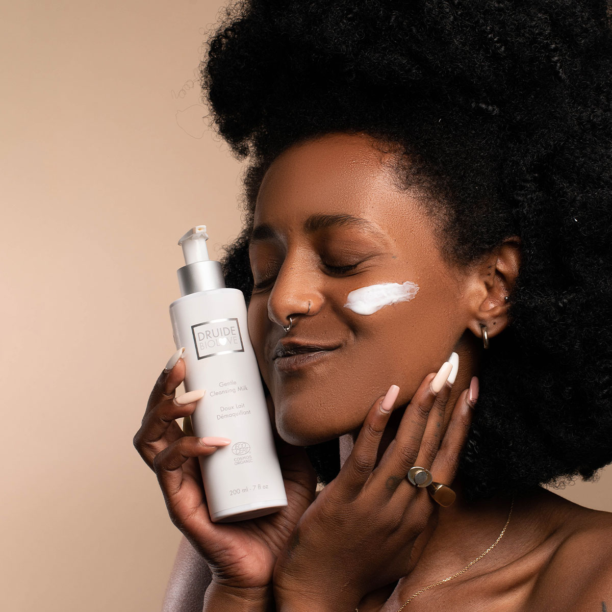 Gentle Cleansing Milk - Image 2